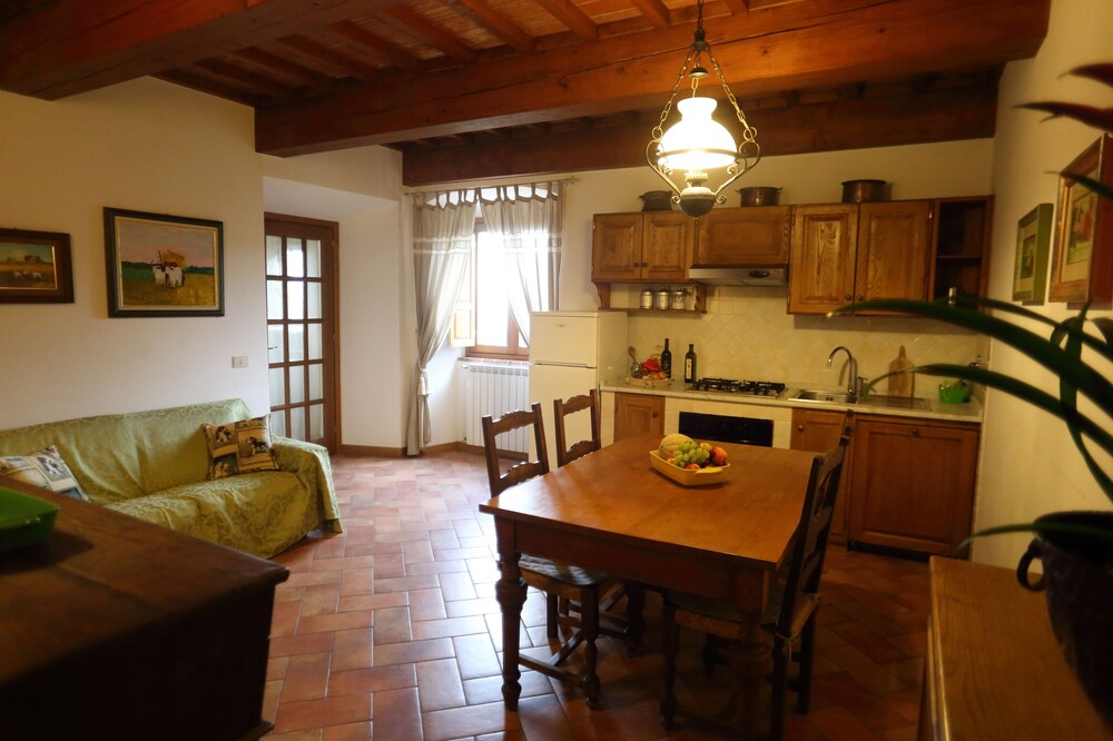 Apartment in ancient villa of the '600 with swimming pool between Florence and Lucca