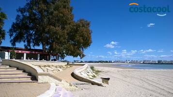 Beach nearby, sun-loungers, beach towels
