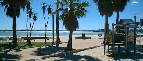 Beach nearby, sun-loungers, beach towels
