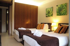 2 chambres, coffre-fort, fer et planche à repasser, Wi-Fi (supplément)