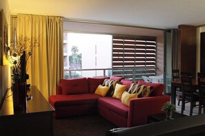 TV - Herdade dos Salgados, T2 12A_1D, Vila das Lagoas (Albufeira)