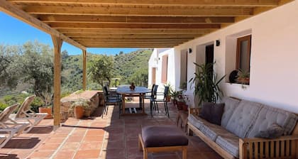 4 Bed Villa & uima-allas upeat näkymät!