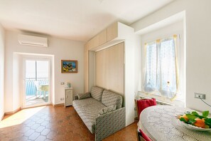 Interior - Landscape below apartment (Corniglia)