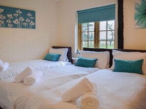 5 bedrooms - The Cotswold Manor Cottage, Exclusive Hot Tub, Games Barn, 70 acres of Parkland (Bampton)