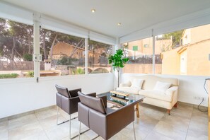 TV, fireplace, table tennis