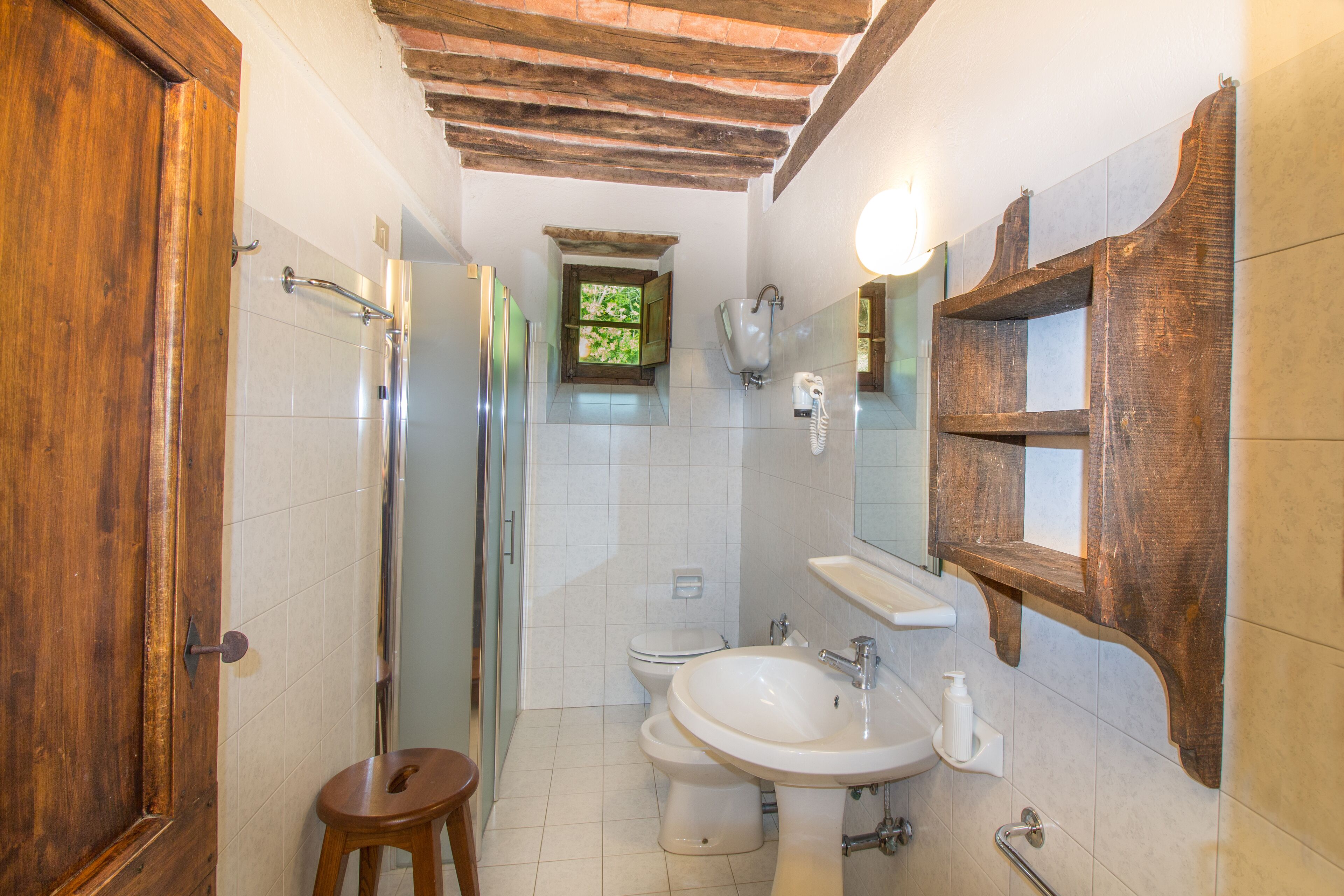 Villa Santarsa, 31 people, magnificent view and private pool, no neighbors