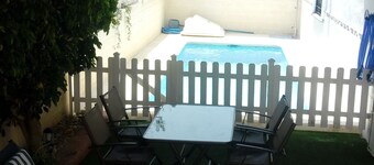 Villa with private pool, terrace and less than 80 meters from the sea