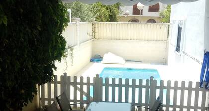 Villa with private pool, terrace and less than 80 meters from the sea