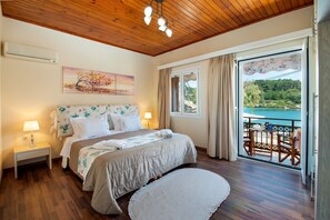 2 bedrooms, iron/ironing board, free WiFi, bed sheets - Nina: Gaios Waterfront Apartment (Gaios)