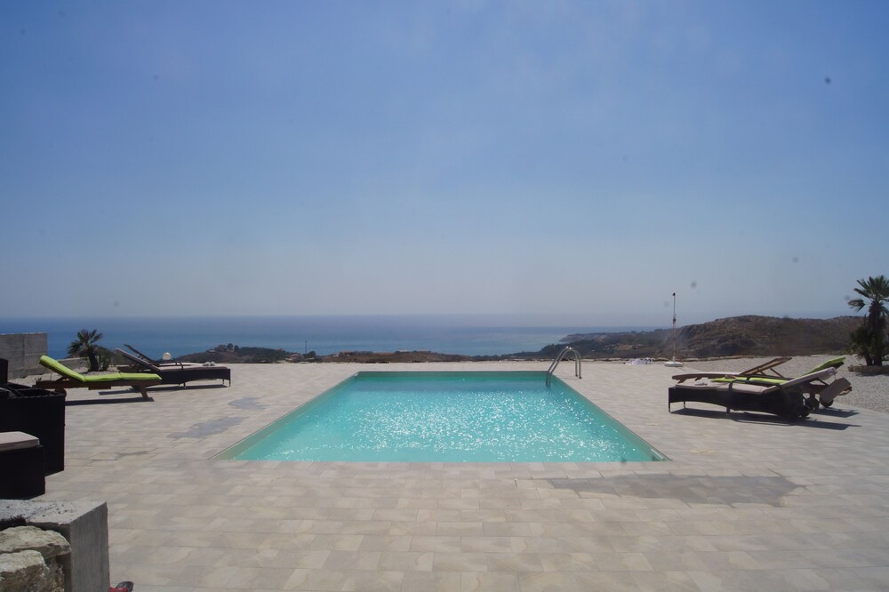 Villa "TrisKells" with private pool and stunning views