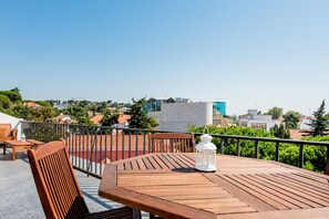 Outdoor dining - Park View Apartment by Portugal Portfolio (Cascais)