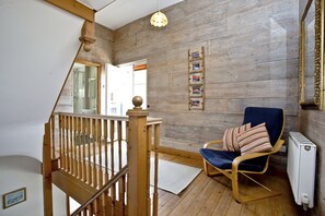 Interior - Fabulous House & Location! Just over the bridge to town and beach. (Weymouth)