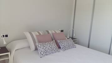 2 habitaciones, tabla de planchar con plancha y wifi gratis