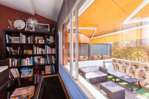 Terrace/patio - Duplex penthouse in Sevilla centre. Wifi, AC, large terrace, excellent views. (Sevilla)