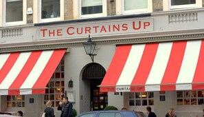 Point of interest - Large Studio Apartment West Kensington Sleeps 2 comfortably  (London)