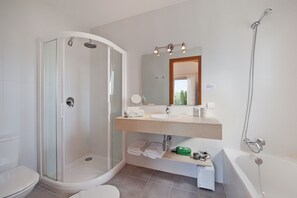 Vasca, asciugacapelli, asciugamani