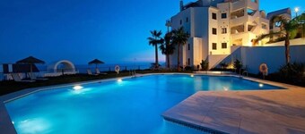 Breathtaken side  seaview Apartment With Parking
