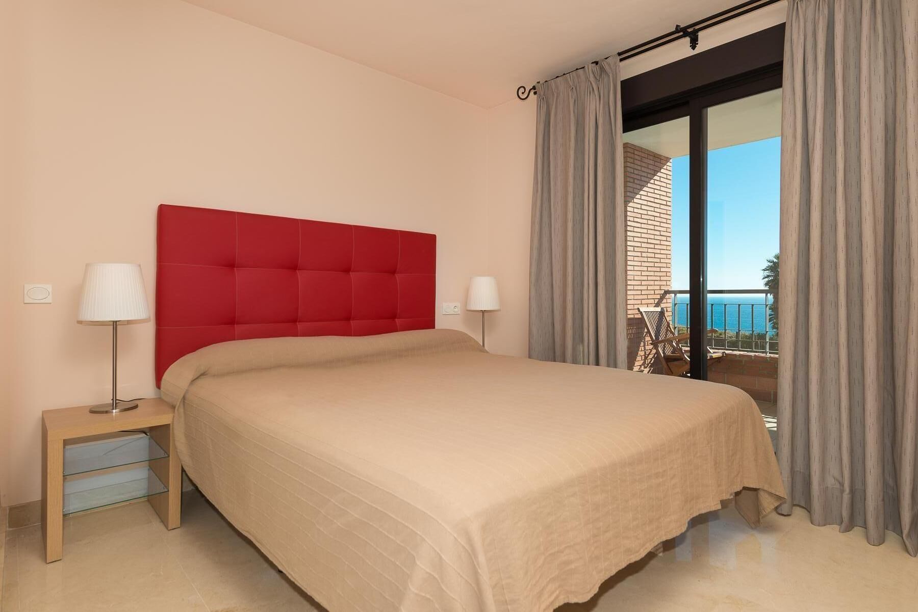 Breathtaken side  seaview Apartment With Parking