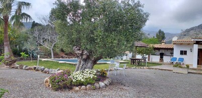 Peaceful villa renovated at 500 metres from Pollensa village  AND WIFI FREE