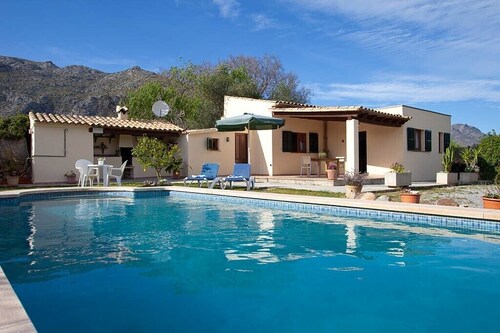 Villa paisible rénovée à 500 mètres du village de Pollensa ET WIFI GRATUIT