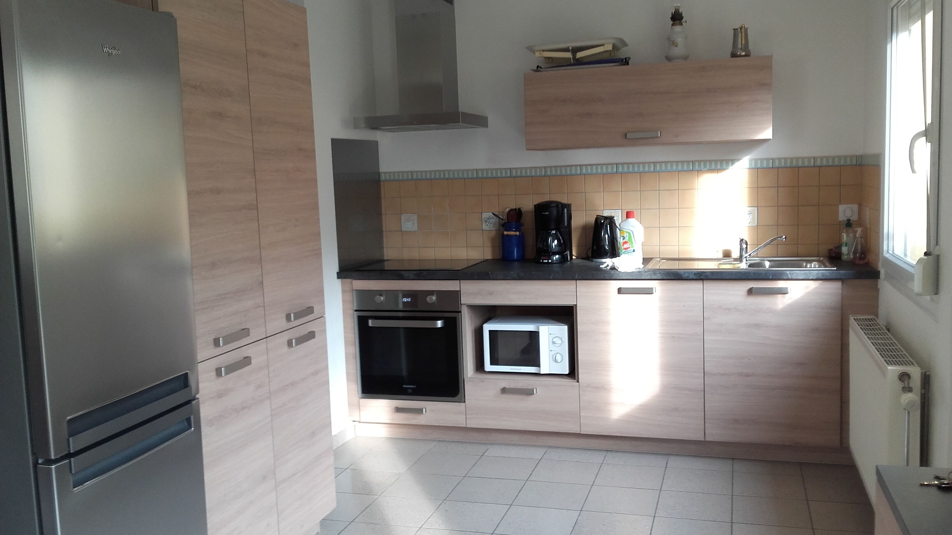 Cabin 5-8 seats, quiet and close to everything!