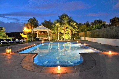 10/15 min/car from the beach! by Weekly Villas. Villa Sitges La Calma,