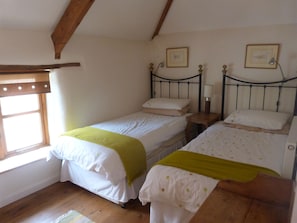 2 bedrooms, iron/ironing board, travel cot, free WiFi