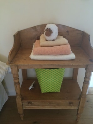 Interior - Smart barn conversion. Perfect touring location, for beaches, moors & Cornwall (Exeter)