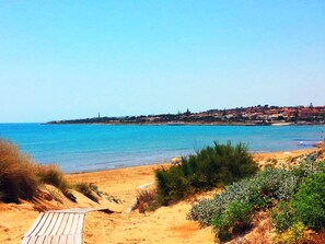 Beach nearby - Residential complex of cottages 50 meters from the beach (Marina di Modica)