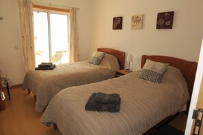 2 makuuhuonetta, silitysrauta/-lauta, ilmainen Wi-Fi, vuodevaatteet