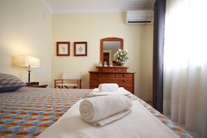 3 chambres, fer et planche à repasser, accès au Wi-Fi (inclus)