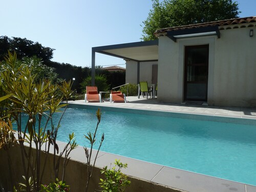 Maison tres fonctionnelle av jardin et pinede- Piscine privée