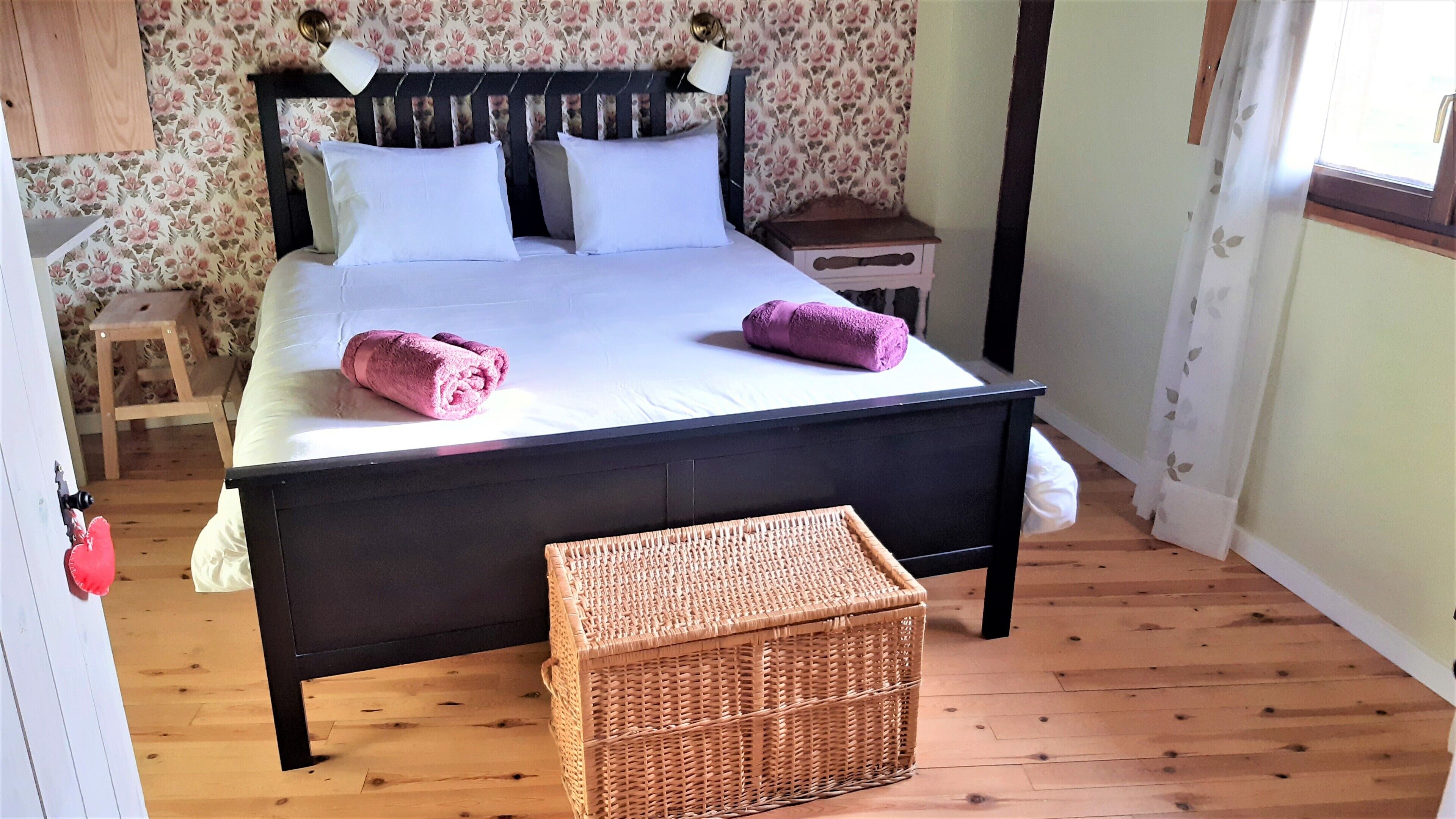 2 chambres, fer et planche à repasser, Wi-Fi gratuit, draps fournis