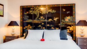 2 makuuhuonetta, silitysrauta/-lauta