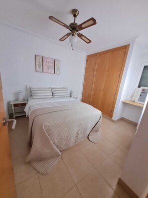 2 bedrooms, iron/ironing board, WiFi, bed sheets - Fabulous Villa on Golf Resort, Private Pool. (Torre-Pacheco)