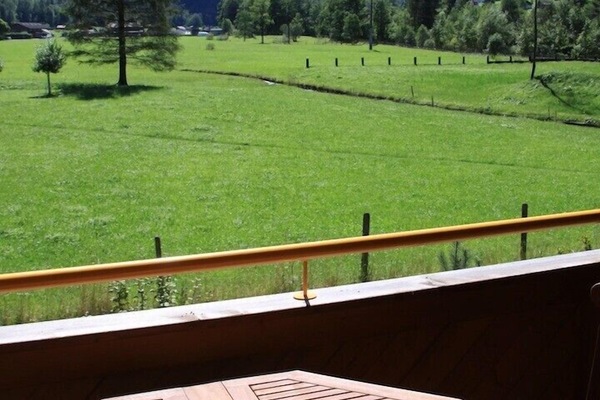 Uninterrupted views down the Lauterbrunnen valley