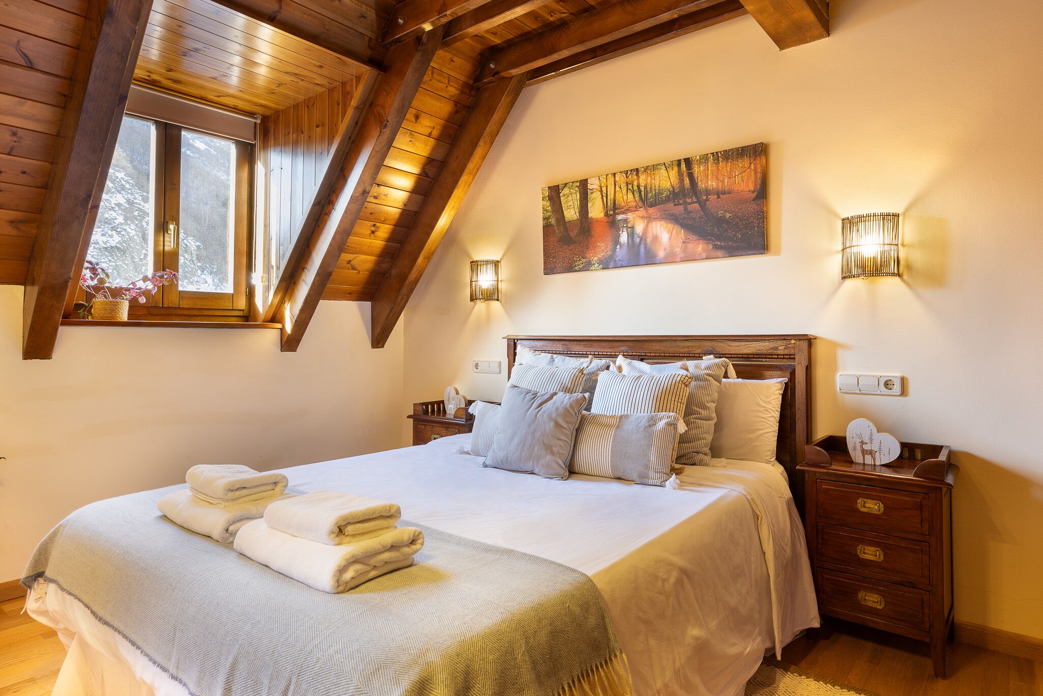 3 slaapkamers, een strijkplank/strijkijzer, reisbedje, gratis wifi