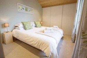 3 chambres, fer et planche à repasser, Wi-Fi gratuit, draps fournis