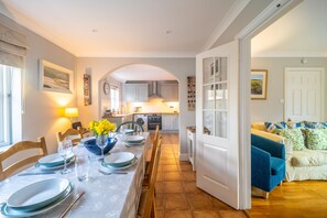 Dining - Mahonia Cottage, Burnham Market, Norfolk (King's Lynn)