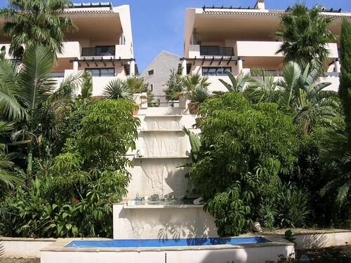 Kaunis 3 sänky 2 kylpyhuonetta Yksityinen huoneisto 2 uima-allasta, ja CSS puutarhat.