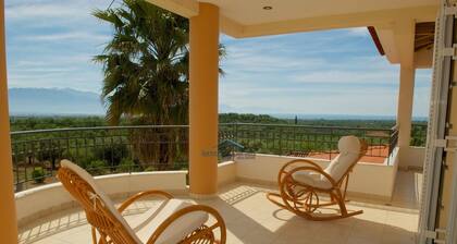 Fantástica villa con piscina ideal para unas vacaciones relajantes y más ...