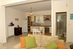 Fernseher, Kamin, DVD-Player, Stereoanlage
