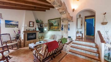 TV, fireplace, DVD player, ping pong