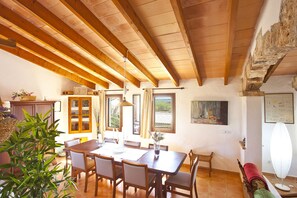 Dining - Villa Son Fullos (Santa Margalida)
