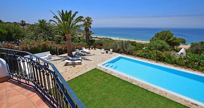 Villa accueillante de style andalou. FREE WIFI