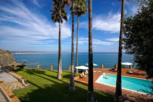 Enchanting Villa, with private pool and enchanting views of Etna Vulcano