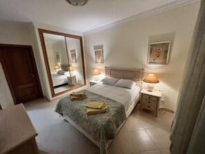 3 Schlafzimmer, Zimmersafe, Bügeleisen/Bügelbrett, kostenloses WLAN