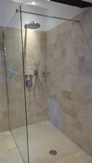 Combined shower/tub, hair dryer, towels, soap