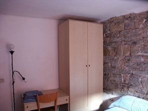 2 Schlafzimmer, Bügeleisen/Bügelbrett, Bettwäsche