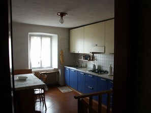 Refrigerador, horno, parrilla de estufa y lavavajillas 